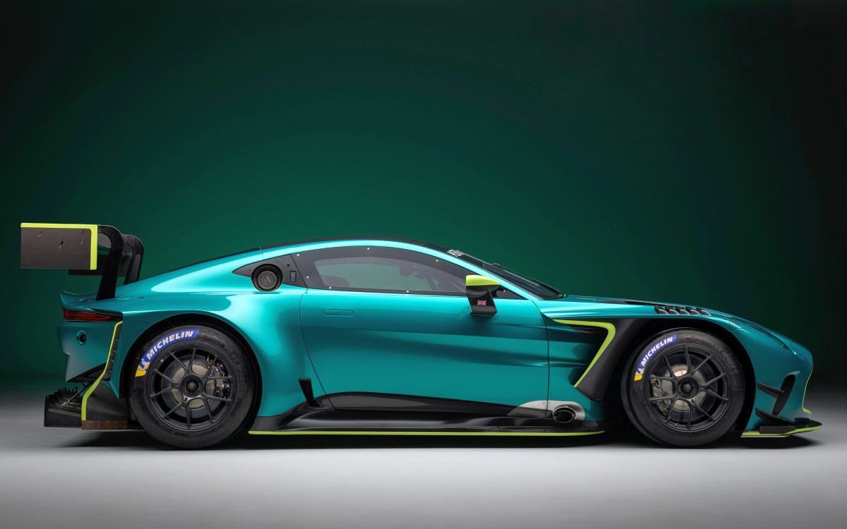 Aston Martin Vantage AMR GT3 Evo και Aston Martin Vantage AMR GT4 Evo ...